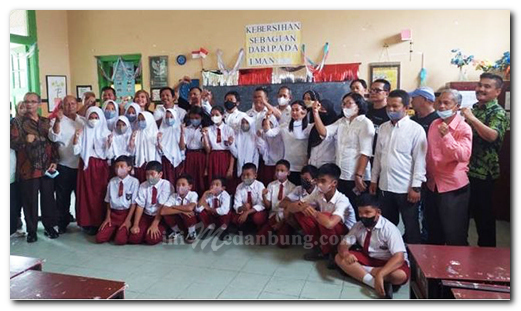 Forum Wartawan Unit Pemprovsu Sosialisasi Pola Hidup Sehat di SDN 122337 P. Siantar