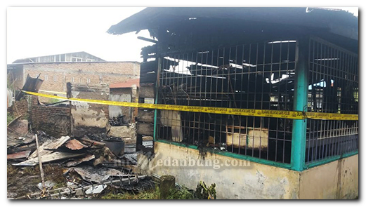 Satu Rumah Semi Permanen Musnah Terbakar Bersama Isinya di Belawan