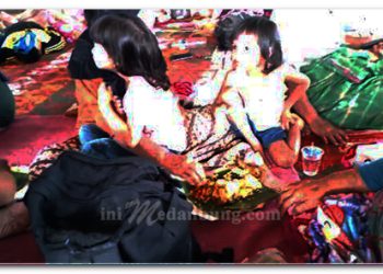 Seratusan Warga Korban Bajir Sei Deli Mengungsi di Masjid