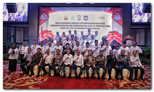 Bupati Asahan Terima Penghargaan Opini WTP dari Gubsu