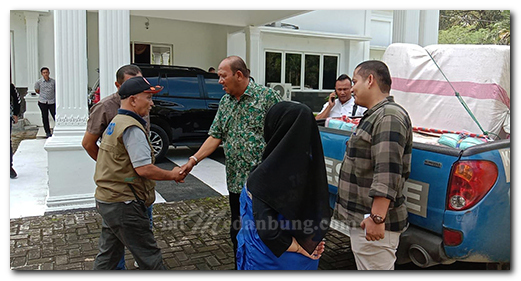 Plt Bupati Langkat Serahkan Bantuan Korban Banjir untuk Kecamatan Padang Tualang & Tanjung Pura
