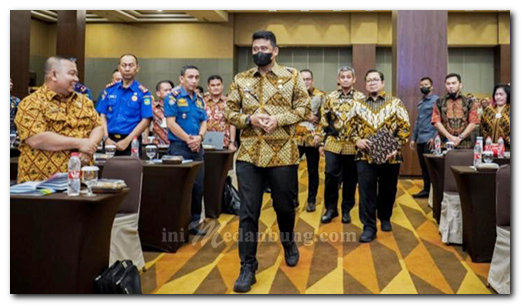 Bobby Ingatkan Ancaman Resesi, Pengerjaan Proyek Tepat Waktu dan Bahaya Politik Identitas