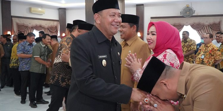 Plt Bupati Langkat Lantik 8 Pejabat Eselon II, Ingatkan Tiga Peran Pemimpin