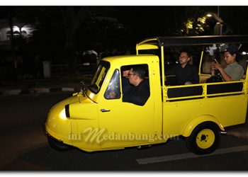 Makan Malam Bersama di Warung, Ijeck dan Ridwan Kendarai Bemo