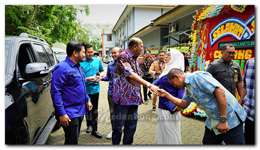 Syah Afandin Hadiri Capping Day Kebidanan Langkat