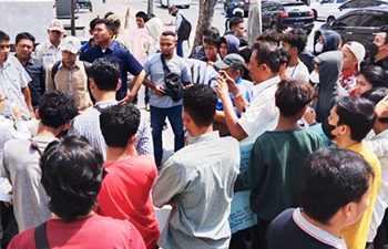 Diduga Terima Titipan Beasiswa Mahasiswa, Massa Berunjukrasa Minta Gubernur Evaluasi Kabiro Kesra