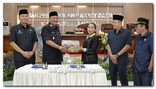 Syah Afandin Hadiri Paripurna Penjelasan LKPJ Bupati Langkat