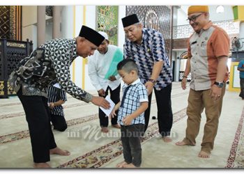 Bupati Asahan dan BKM Agung H. Achmad Bakrie Kisaran, Salurkan Bantuan Kepada Anak Yatim dan Kaum Dhuafa