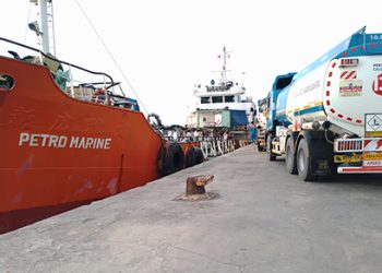 Bunker Bbm Solar Ke Kapal Tenker Tampa Pengamanan Mobil PMK Pelindo