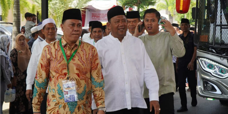 Kepulangan Jamaah Haji Langkat Langsung Disambut Syah Afandin