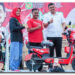 Senyum Bahagia Warga Medan Amplas dapat Hadiah Sepeda Listrik dari Bobby Nasution