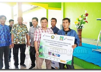 Terima Batuan Ratusan Alat Pertanian, Syah Afandin Berterima Kasih ke Kementrian ESDM & Anggota DPR RI Nasril Bahar