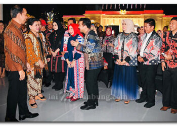 Pj Gubernur Sumut Tampilkan Batik Motif ‘Bagas Godang‘ di Hadapan Presiden