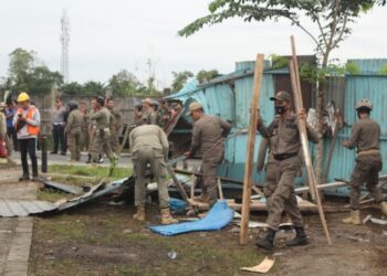 Tim Terpadu Bongkar Bangunan Liar di Atas Aset Tanah HPL 1 Tanjung Selamat
