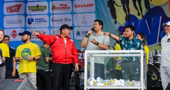 Sumbang 5 Sepeda, Bobby Tarik kupon Undian Acara Fun Walk