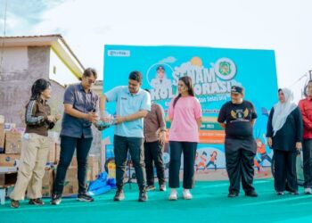 Bobby Nasution dan Kahiyang Ayu Senam Kolaborasi dengan Ratusan Warga