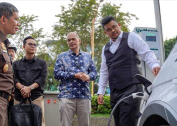 Bobby Resmikan SPKL di Balai Kota, Mobil Listrik Makin Tumbuh