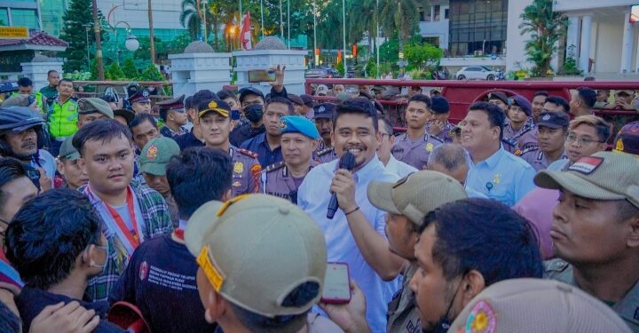 Bobby Ajak Dialog Massa GMNI, Jawab Semua Tuntutan yang Disampaikan