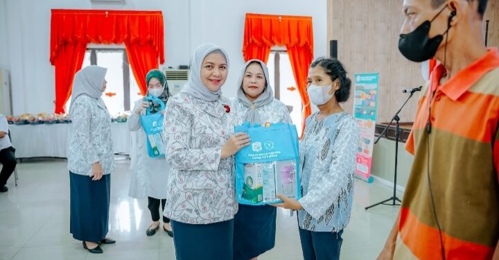 YKI Cabang Medan Berikan Bantuan Paket Sehat kepada 63 Penyintas Kanker