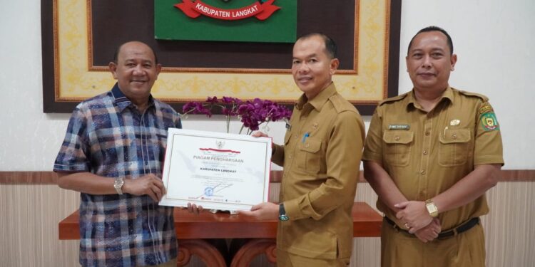 Langkat Dianugerahi Kabupaten Peduli HAM Tingkat Sumut dengan Nilai Tertinggi