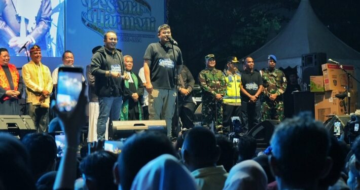 Drone Light Show Warnai Malam Pergantian Tahun di Medan