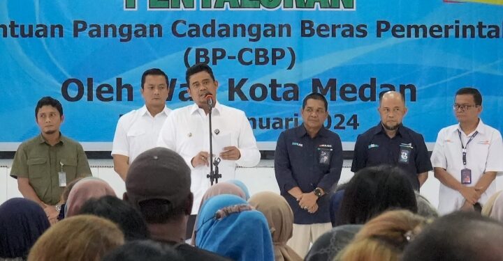 Bobby Salurkan Bantuan Pangan, 81.570 Keluarga Dapat Beras 10 Kg/Bulan Selama 6 Bulan