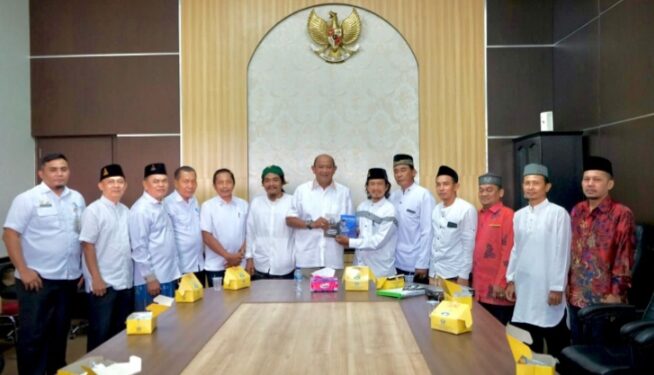 Alumni Tebu Ireng Audiensi ke Plt Bupati Langkat, Minta Bimbingan