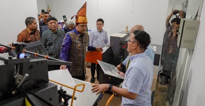 Resmikan Rumah Kemasan, Bobby: Semoga UMKM Naik Kelas dan Tingkatkan Daya Saing