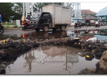 Akibat Pipa PDAM Jalan Sumatera Belawan “Bak” Kolam Renang