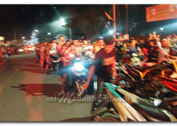 Acara Penyambutan Tahun Baru Memacatkan Jalan di Belawan