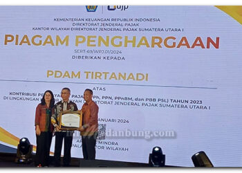 Perumda Tirtanadi Menerima Penghargaan Wajib Pajak Taat Pelaporan SPT