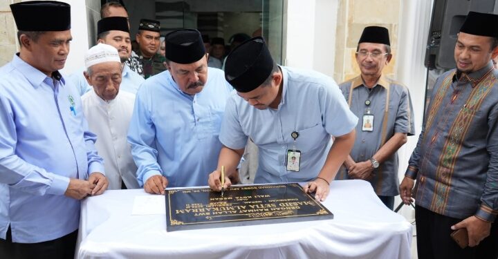Resmikan Renovasi Masjid Setia Al- Mukarram, Bobby: Mudah-Mudahan Membawa Kemakmuran Bagi Jemaah