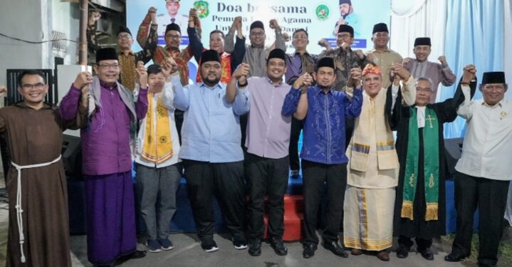 Bobby dan Pemuka Lintas Agama Berdoa Bersama untuk Pemilu Damai