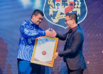 Bobby Raih Penghargaan Dedikasi Merajut Harmoni