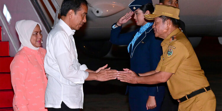 Pj Gubernur Sumut Sambut Kedatangan Presiden di Kualanamu