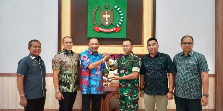 Dan Yonif 100/PS Pindah Tugas, Plt Bupati Langkat Berpesan Tetap Jaga Silaturahmi
