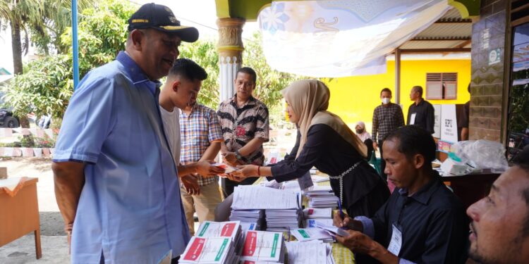 Tinjau TPS Kecamatan Stabat, Syah Afandin: Ayo Sukseskan Pesta Demokrasi 