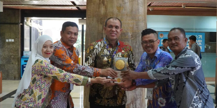 Pj Bupati Faisal Hasrimy Jemput Piala Adipura tahun 2023 untuk Langkat