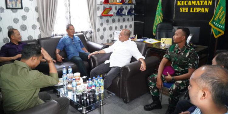 Antisipasi Inflasi Menjelang Ramadhan, Faisal Hasrimy Hadiri Gerakan Pasar Murah di Kecamatan Sei Lepan