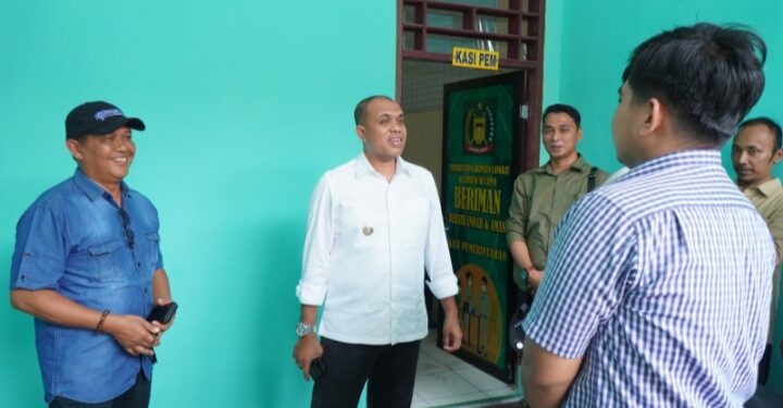 Pastikan Pelayanan Publik Optimal, Pj Bupati Langkat Sidak Kantor Camat Sei Lepan