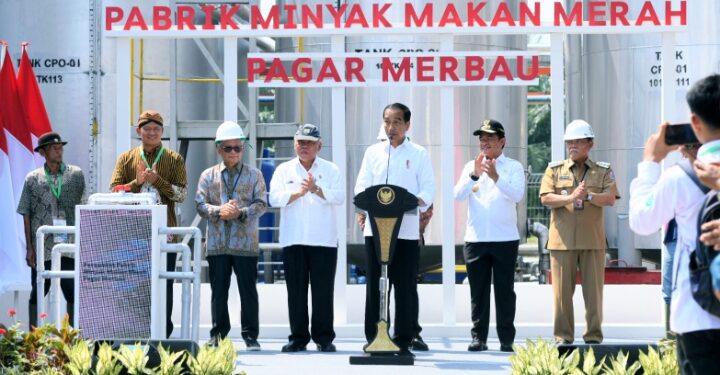 Dampingi Jokowi Resmikan Pabrik Minyak Makan, Pj Gubsu Sambut Baik Hilirisasi Berbasis Rakyat