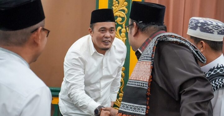 Pemko Medan Gelar Salat Tarawih Berjamaah di Rumah Dinas Wali Kota