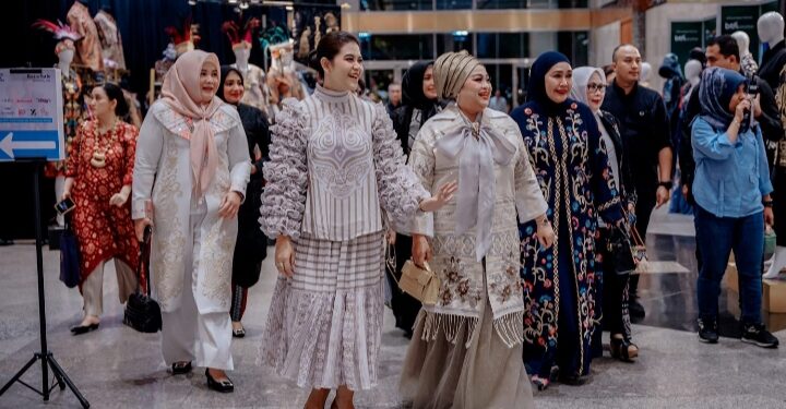 Dekranasda Medan Tampilkan Hasil Wastra Terbaik dan Kolaborasi 3 Desainer Tanah Air di IFW 2024