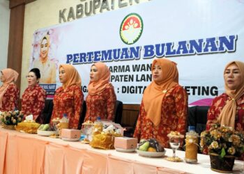 Uke Retno Faisal Hasrimy Hadiri Pertemuan Bulanan DWP Langkat.