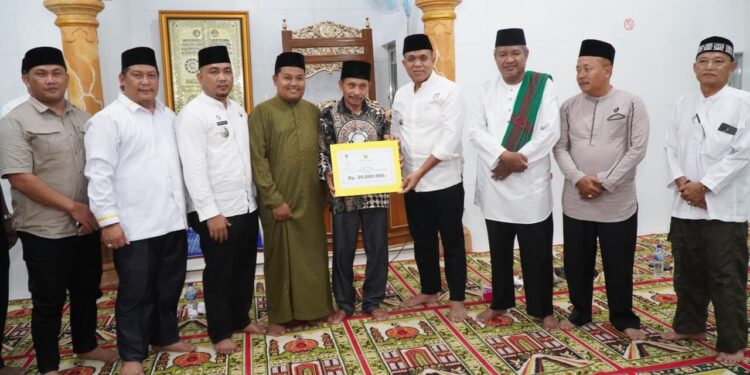 Pj Bupati Langkat dan Tim I,  Safari Ramadhan di Masjid AT-TAQWA Padang Berahrang