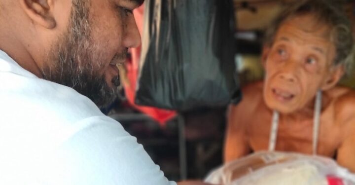 AAB Sadaqoh Beras ke Kaum Dhuafa dan Fakir Miskin