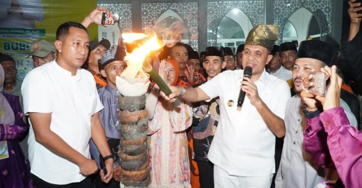 Pawai Suluh Maryam 27 Ramadhan Desa Hinai Kanan, Pj. Bupati Langkat Disambut Ribuan Masyarakat.