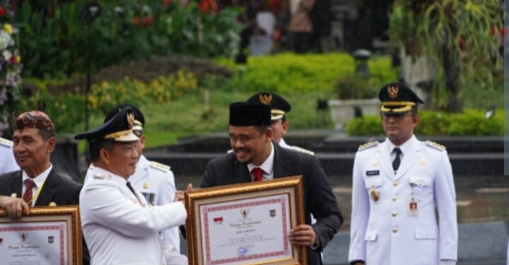 Bobby Raih Anugerah Kehormatan Satyalancana Karya Bhakti Praja Nugraha Atas Kinerja Tinggi dan Inovatif