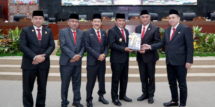 Sampaikan LKPJ TA 2023, Pj Gubernur Sampaikan Realisasi Pendapatan Daerah Sumut Capai Rp12,7 Triliun