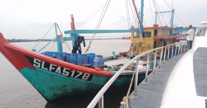 Kapal Ikan Malaysia Mencuri Ikan di Perairan Indonesia Ditangkap